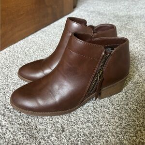 Brown women’s ankle boots size 7